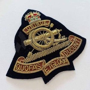 Meilleures ventes : Badges brodés à la main de qualité supérieure avec épingle de sûreté, en tissu toile, pour blazers et hauts confortables, faible MOQ, uniformes en gros - Product Image 4