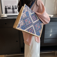 Sac fourre-tout beige ethnique en polyester grande capacité tissé pour femme, sac à bandoulière décontracté pour le shopping et les voyages, style bohème vintage portable avec fermoirs