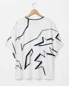 Camiseta Blanca Oversize para Mujer de Chico's con Estampado de Estrellas Rosas en Relieve, Manga Regular, Cuello Redondo, Corte Regular, Primavera Verano, Jersey 100% - Product Image 2