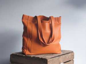 กระเป๋าถือสะพายไหล่หนังแท้ทำมือสำหรับผู้หญิง สีพื้น พร้อมซิปปิด ดีไซน์หรูหรา รุ่น LTB-0261 - Product Image 4