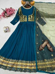 Anarkali Salwar Kameez indien tendance, simple et naturel, pour femme, en tissu résille long et lourd, brodé avec des pierres, idéal pour les mariages et les fêtes. - Product Image 2
