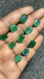 Émeraude naturelle taillée en facettes, pierre précieuse non montée |   Pierres d'émeraude vertes de qualité supérieure pour la fabrication de bijoux |   Approvisionnement en gros, vente en vrac - Product Image 3