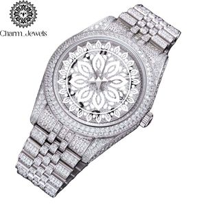 Montre à quartz analogique ronde de luxe Charm_Jewels en acier inoxydable 38 mm avec cristal saphir, design ajouré, fermoir pliant, unisexe - Product Image 3