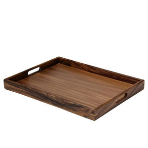 Bandeja de Desayuno de Madera Rústica con Diseño Floral, Hecha a Mano por Artesanos de Brownwood, con Asa y Acabado Cálido para Espacios Modernos - Product Image 1