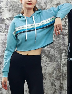 Sweat à capuche court décontracté pour femmes avec manches longues pull en gros sweats court longueur hauts à capuche - Product Image 3
