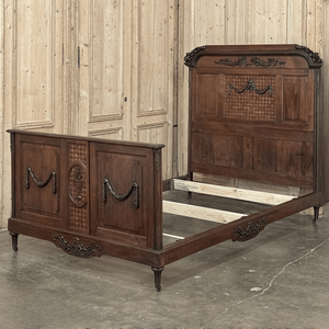 Ensemble de meubles de chambre à coucher de luxe en teck massif, style Louis XVI français antique, avec lit king-size sculpté, tête et pied de lit, pour suite principale de villa - Product Image 3