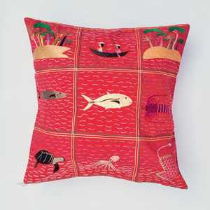 Funda de cojín bordada a mano: Decoración del hogar de Madagascar - Product Image 2