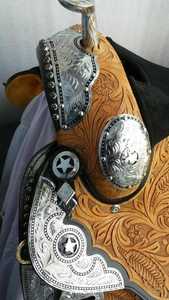 Selle de cheval artisanale en cuir véritable durable, style Western, pour spectacle, avec détails argentés, pour l'équitation sur sentier, portable, avec accessoires assortis - Product Image 4