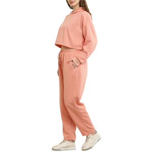 Conjunto de 2 Piezas Casual y Elegante para Mujer, Sudadera Corta con Capucha y Pantalones Deportivos, Estilo Moderno, 100% Algodón, 2026 - Product Image 2