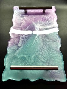 Plateau de service en résine rose pastel et bleu avec poignées, plateau moderne en résine, émail coloré fait main, couleur personnalisée pour la décoration - Product Image 6