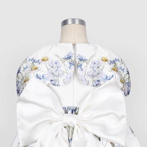 Vestido de Niña Blue Meadow Blossom con Cuello Redondo, Diseño Floral Bordado a Mano, Otoño, 100% Algodón Tafetán Ecológico, Midi-FC016 - Product Image 5