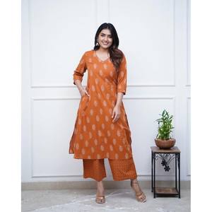 เสื้อทำงานลายดิจิทัลผ้ามัสลินดึงดูดใจสีส้ม - Product Image 1