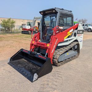 รถตักล้อยาง Takeuchi TL8R2 แบบตีนตะขาบขนาดกะทัดรัด พร้อมบุ้งกี๋หน้า สำหรับงานก่อสร้างในฟาร์ม - Product Image 1