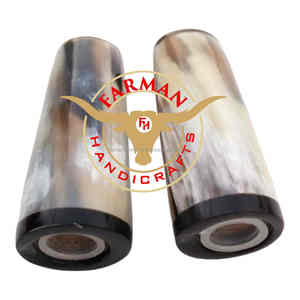 Juego de salero y pimentero de cuerno de búfalo premium, hecho a mano, con acabado brillante, accesorio de mesa a precio económico. - Product Image 4