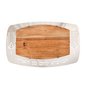 Nueva llegada: Tabla de madera de acacia para challah con río de resina azul, bandeja para servir pan de Shabat, regalo judío. - Product Image 5