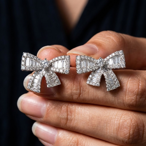 ต่างหูเพชรแท้ทรงบาแก็ตต์ ดีไซน์ริบบิ้นสวยงาม ชุบทองคำขาว 18K แท้ 148 เม็ด น้ำหนัก 1.44 กะรัต ทันสมัย น่ารัก ขายส่ง - Product Image 5