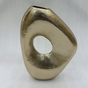 Metal Flower Vase Decorative Home Accent Elegant <b>Table</b> Centerpiece <b>Rustic</b> Modern Design Durable Iron Craft Gift - Product Image 5
