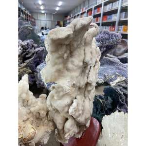 Pierre de cristal de calcite naturelle avec support en bois pour la décoration et la collection à domicile - Product Image 2