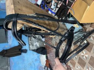 Brida de Cuero Genuino Hecha a Mano ALR EQUESTRIANS, Cómoda, con Riendas, para Paseos, Carreras y Competiciones - Product Image 5