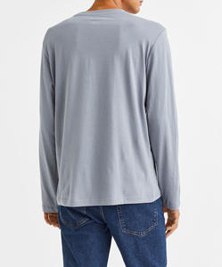 Camiseta de hombre de primera calidad, 100% algodón, corte holgado, hombros caídos, color sólido, con estampado personalizado. - Product Image 3