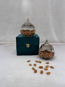 Pot à fruits secs plaqué argent avec couvercle argenté et coffret cadeau royal - Product Image 5