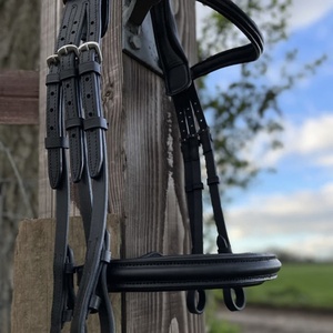 Bride de cheval Western équestre en cuir véritable durable avec couture fantaisie Logo personnalisé pour l'équitation Racing Stable Horse Products - Product Image 2