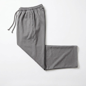 Pantalon de survêtement gris personnalisé pour homme – Vente en gros – Décontracté, ample, en molleton de coton – Coupe ample – Joggers de sport et de course - Product Image 2