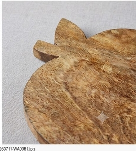 Planche à découper en bois en forme de pomme, 10x12 pouces, antidérapante, lavable au lave-vaisselle, pièce unique - Product Image 2