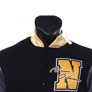 แจ็คเก็ตวาร์ซิตี้ขนสัตว์สำหรับฤดูหนาวคุณภาพสูง ดีไซน์ใหม่ ขายส่ง ราคาพิเศษ สำหรับผู้ชาย ปักโลโก้ตามสั่ง แขนหนัง - Product Image 4