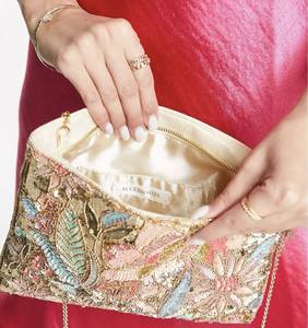 Sac à bandoulière brodé et perlé de qualité supérieure pour femme, avec des broderies élégantes pour les soirées - Product Image 2