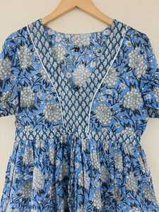 Robe bohème élégante pour femmes, robe maxi en coton imprimé, confortable et respirante, col en V, manches mi-longues, coupe évasée - Product Image 5