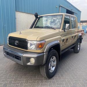 Toyota Land Cruiser en buen estado, funcionando, 2.8L, 4 cilindros, turbo diésel, 3 asientos, 2 puertas, 4x4, doble cabina, asientos de cuero - Product Image 2