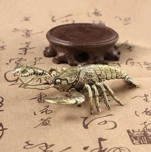 Estatua de Langosta de Latón Estilo Art Deco, Decoración para el Hogar con Diseño Floral, Artesanía Ecológica Hecha a Mano, Venta al Por Mayor en India - Product Image 4