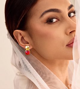 Boucles d'oreilles clous carrées en plaqué or avec pierres précieuses fuchsia rose, bijoux d'amour pour anniversaire et mariage, cadeau pour femme - Product Image 1