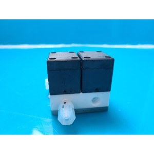 Vanne solénoïde à action directe Koganei F-DAV125-C-DB, utilisée comme pièce détachée pour équipement semi-conducteur Legacy - Product Image 3