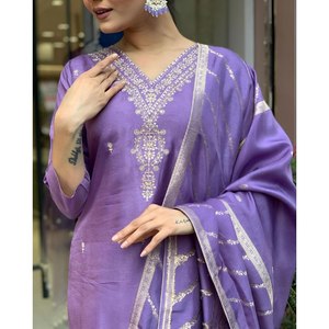 Conjunto de Top y Falda de Organza Hecho a Mano, Hermoso Atuendo de Fiesta con Dupatta XL, Cintura Natural - Product Image 6