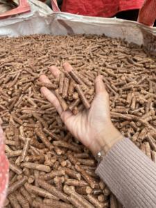 Pellets de madera dura ENplus A1 de primera calidad de Merades, combustible renovable ecológico para calefacción, barbacoa e industria en Australia. - Product Image 5