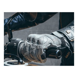 Gants de moto pour hommes, très demandés, fabriqués avec les meilleurs matériaux, à prix abordable, vêtements de sport, gants de course pour adultes. - Product Image 4