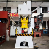 Presse hydraulique de 100 tonnes pour le soudage et le sertissage des coins de portes et fenêtres en profilés aluminium