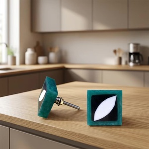 Poignée de meuble carrée en résine, bois et métal, motif feuille, pour cuisine, mobilier moderne, écologique, multifonctionnelle, finition durable - Product Image 1
