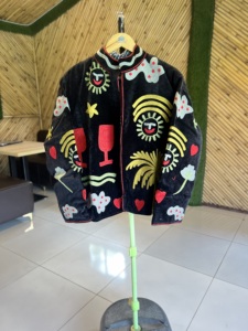 Chaqueta de terciopelo tejida con bordado y forro de algodón para mujer, diseño floral bohemio Suzani, abrigo étnico hecho a mano para invierno/primavera/verano - Product Image 1