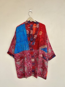 Kimono Boho de Crepé de Seda con Parches, Vestido Corto con Estampado Floral - Product Image 1
