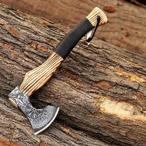 Hacha Vikinga de Acero al Carbono Forjada a Mano, Mango de Madera de Fresno Personalizado OEM, Hacha con Cuchilla Afilada y Funda de Cuero, Hacha para Camping y Bushcraft - Product Image 1