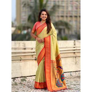 Sari en soie Paithani traditionnel Elite Weaves avec motifs tissés Zari et pallu paon Meenakari pour mariages en Inde et au Pakistan - Product Image 6
