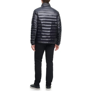 Blouson matelassé pour homme à capuche aspect cuir avec garniture en fourrure, manteau d'hiver chaud et décontracté pour l'extérieur, veste de mode, fournisseur OEM personnalisé - Product Image 3