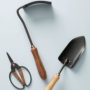 Juego de azada ergonómica, pala y tijeras de podar con mangos de madera para jardinería doméstica - Product Image 1