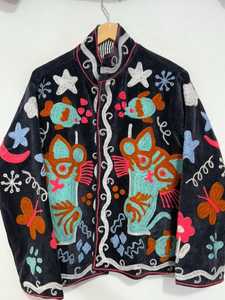Chaqueta de terciopelo con bordado Suzani estilo bohemio, abrigo artesanal boho llamativo, talla única, llamativa chaqueta de invierno para mujer - Product Image 3