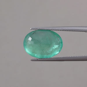 Esmeralda Natural Verde Certificada por IGI, Venta al por Mayor, 6.23 Quilates, Corte Ovalado 14.5x11mm, Excelente Calidad, Encerado/Aceitado Ligero Premium - Product Image 3