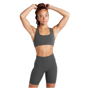 Ensemble soutien-gorge de sport gris foncé et short cycliste taille haute pour femme, idéal pour le yoga et l'entraînement - Product Image 1