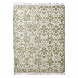 Tapis DECORDEC personnalisé en laine tissée plate, motif floral vert olive et ivoire, antidérapant, écologique, tufté à la main, avec franges - Product Image 1